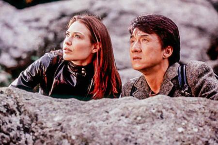 Jackie Chan dan Claire Forlani di film The Medallion (2003)