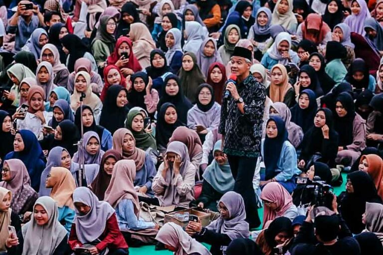 Gubernur Jateng Ganjar Pranowo saat memberi kuliah umum di UIN KH Abdurrahman Wahid Pekalongan