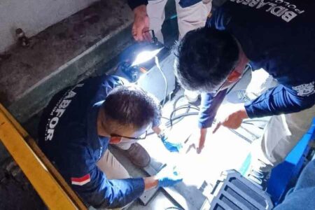 Tim investigasi Polda Sumut saat melakukan olah TKP di Bandara Kualanamu (foto: dok Humas Polda Sumut)