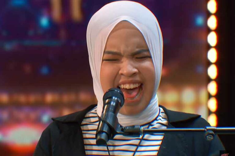 Putri Ariani saat tampil memikat di hingga mendapat Golden Buzzer dari Simon Cowell di America’s Got Talent 2023