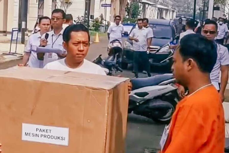 Bareskrim Polri adakan rekonstruksi kasus pabrik ekstasi di Tangerang (foto: istimewa)