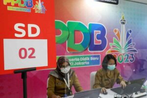 Bagi masyarakat yang mengalami kesulitan dalam mengikuti kegiatan PPDB, dapat menghubungi posko-posko PPDB yang ada di seluruh sekolah negeri, Suku Dinas Pendidikan dan Dinas Pendidikan baik melalui daring atau luring.