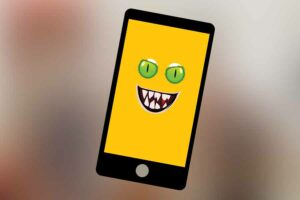 Cara Melindungi Smartphone dari Ancaman Keamanan Menurut NSA Ilustrasi ponsel yang terkena malware