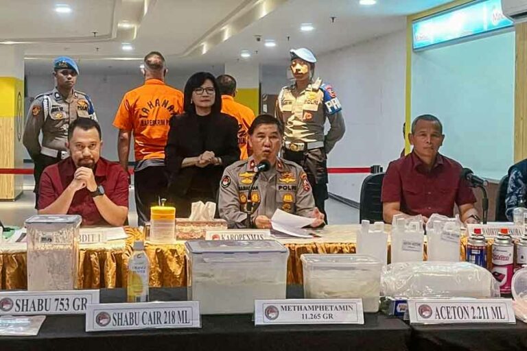 Karo Penmas Divisi Humas Polri, Brigjen Ahmad Ramadhan saat memberikan keterangan kasus sabu (foto: Dok Humas Polri)
