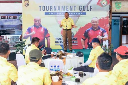 Wakapolda Papua Brigjen Pol. Ramdani Hidayat, saat membuka pelaksanaan turnamen golf HUT Bhayangkara ke-77