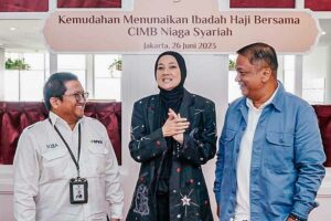 Selain pendaftaran melalui OCTO Clicks, CIMB Niaga Syariah juga menyediakan Teman Haji atau Hajj Business Sales Representative (HBSR) yang siap membantu calon jemaah Haji dalam pembukaan rekening, pendaftaran Haji, dan mendapatkan porsi Haji