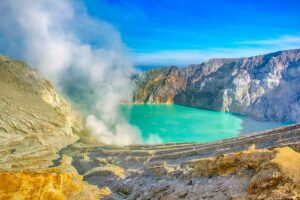 Unesco tetapkan Gunung Ijen jadi Global Geopark, Sertifikat Resmi Diberikan September 2023 di Maroko Dengan pengakuan UNESCO, Gunung Ijen akan dipromosikan langsung sehingga semakin dikenal secara internasional (foto: Prasanta Kr Dutta, unsplash)