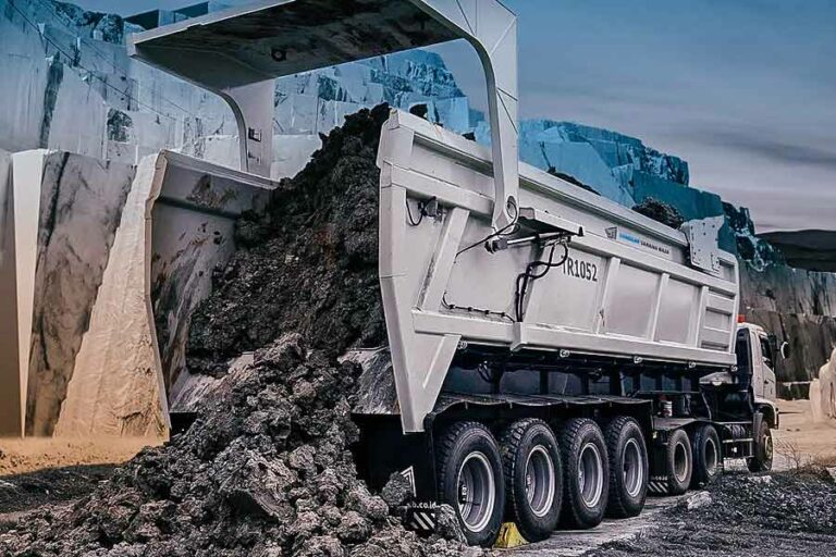 Perusahaan ini telah berhasil mendesain dan memproduksi Blade Ejector Trailer 80 ton pertama di Indonesia yang sudah dilengkapi teknologi dengan sistem kontrol elektronik