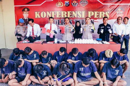 Setengah Tahun, Polres Tuban Berhasil Ungkap 42 Kasus Narkoba Kapolres Tuban AKBP Suryono saat memberikan keterangan dalam konferensi pers Senin (26/06/23) pagi