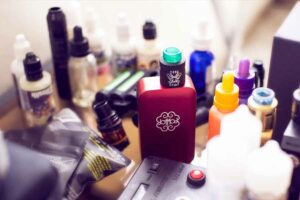 Dari Cina Tersebar ke Seluruh Dunia, Rokok Elektrik Makin Disukai Anak dan Remaja Ilustrasi rokok elektronik (foto: Antonin FELS, unsplash)