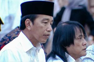 Presiden Jokowi Salat Idul Adha di Gedung Agung bersama Warga Yogyakarta Presiden Jokowi bersama warga salat Idul Adha di Gedung Agung Yogyakarta (foto: Youtube @Sekretariat Presiden)