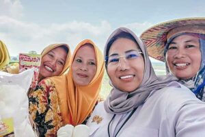 Pemerintah Lakukan Antisipasi Efek El Nino pada Pertanian dengan Model Pembiayaan Mudah Indah Megahwati, Direktur Pembiayaan Pertanian Kementerian Pertanian (kedua dari kanan)