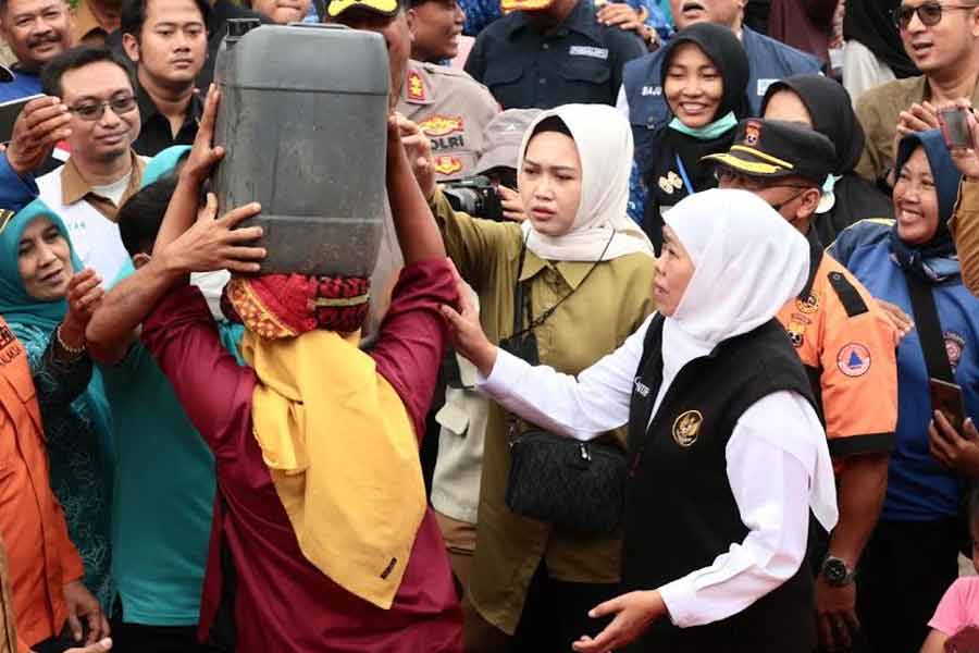 Setiap hari distribusi air bersih ke Desa Kunjorowesi mencapai 4 tangki, sedangkan Desa Manduro Manggung Gajah dan Duyung masing-masing 3 tangki. Kapasitas tangki sekali pengiriman adalah 4.000 liter.
