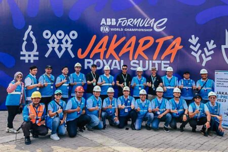 PLN mengoperasikan tiga unit Uninterruptible Power Supply (UPS) Mobile dengan kapasitas masing-masing 500 kiloVolt Ampere (kVA)