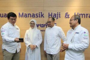 Meski Sedang Berhaji, Nasabah Bank Muamalat Tetap Bisa Akses Informasi Perbankan lewat Mobile Banking Muamalat DIN memungkinkan jemaah haji nasabah Bank Muamalat untuk mengakses layanan perbankan penuh 24/7