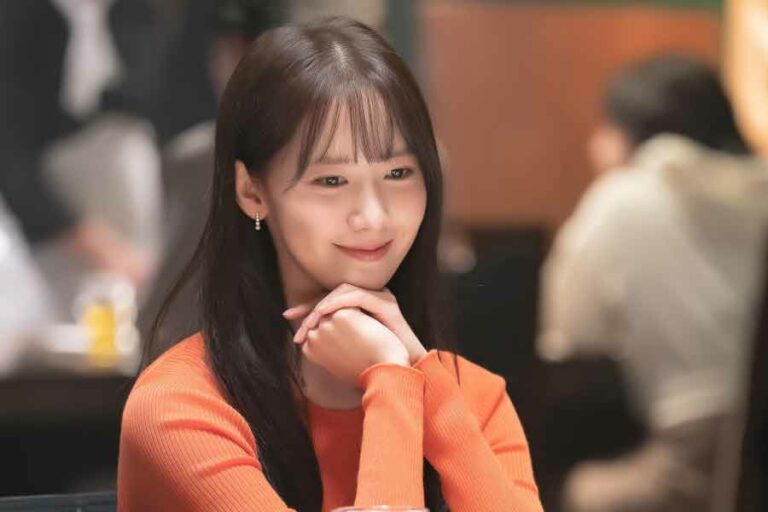 Yoona Girls’ Generation Ungkap Peran Barunya dalam King the Land Senyum memikat Yoona Girls' Generation dalam King the Land