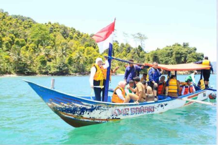 Pemerintah Provinsi Jawa Timur juga aktif dalam mengoptimalkan dan mendorong pembudidaya di sektor air payau dan air tawar