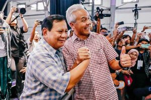 Momen saat Ganjar Pranowo dan Prabowo Subianto bertemu dalam acara Belajaraya di Pos Bloc Jakarta