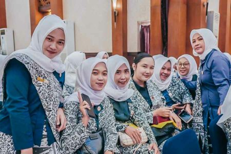 Sejumlah bidan Kota Banjarbaru hadir dalam acara HUT ke-72 Ikatan Bidan Indonesia