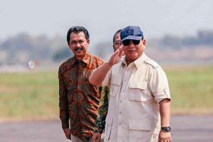 Prabowo Subianto saat tiba di Lanud Adi Soemarmo usai kunjungan kerja di Prancis.