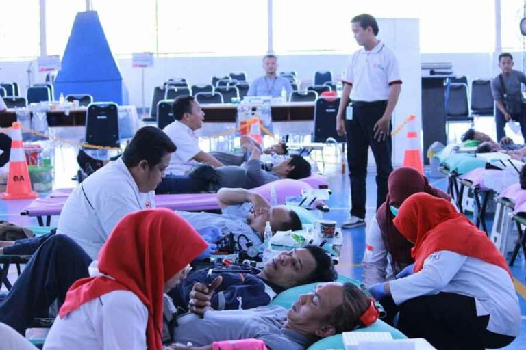 Gelaran donor darah Bridgestone Indonesia bersama PMI Kabupaten Karawang dan Unit Pelaksana Teknis Dinas (PTD) Kabupaten Cianjur
