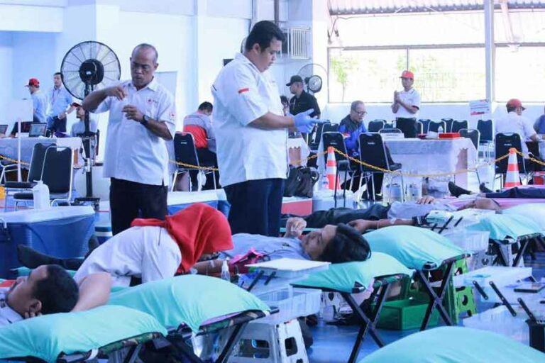 Gelaran donor darah Bridgestone Indonesia bersama PMI Kabupaten Karawang dan Unit Pelaksana Teknis Dinas (PTD) Kabupaten Cianjur