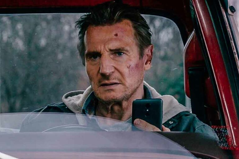 Liam Neeson dalam salah satu adegan dalam film Honest Thief (2020)
