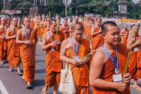 Peringatan Hari Raya Suci Asadha 2567 Tahun Buddha di Taman Lumbini Candi Borobudur