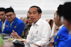 Bertemu Presiden, PB PMII Sampaikan Langkah Mencerdaskan Pemilih Muda dalam Pemilu 2024 Presiden Jokowi saat menerima PB PMII di Istana Merdeka (foto: Dok BPMI Setpres)