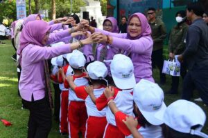 Ibu Negara Ajak PAUD dan Siswa SD Kenali Permainan Rakyat dan Olahraga Tradisional
