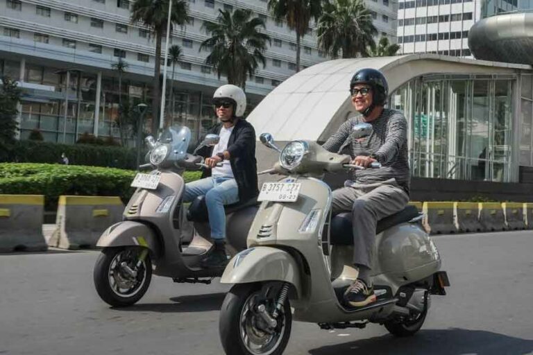 Pencinta Vespa ikut sebarkan keseruan riding dengan Vespa GTS terbaru di acara Vespa GTS Riding Experience