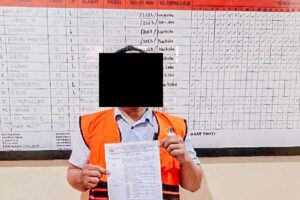 Salah satu tersangka pelaku perambah Hutan Produksi Terbatas (HPT) di Kabupaten Luwu Timur, Provinsi Sulawesi Selatan