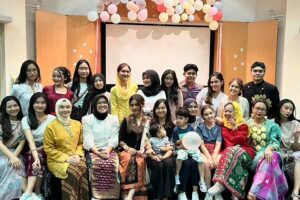 Peserta Belajar Bersama Komunitas (BBK) Internasional dari Universitas Airlangga dan World University Association for Community Development (WUACD)