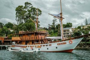 Wisata Air bareng Kenzo, Pinisi Wisata Pertama di Danau Toba
