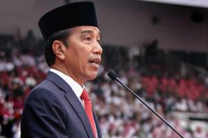Presiden Jokowi saat memimpin jalannya Upacara Peringatan ke-77 Hari Bhayangkara 2023 (foto: Dok Sekretariat Presiden)