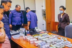 Kasus Korupsi Industri Kelapa Sawit di Medan, Kejagung Geledah Tiga Tempat Hasil penyitaan Tim Penyidik berupa uang rupiah, dollar AS, dan dollar Singapura