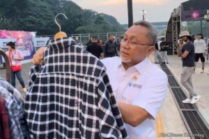 Menteri Perdagangan RI Zulkifli Hasan saat menghadiri Pameran Jakcloth Summerfest Reload 2023 di Senayan, Jakarta
