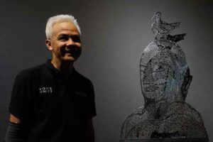 Ganjar Pranowo saat mengunjungi ARTJOG di Museum Nasional Jogja