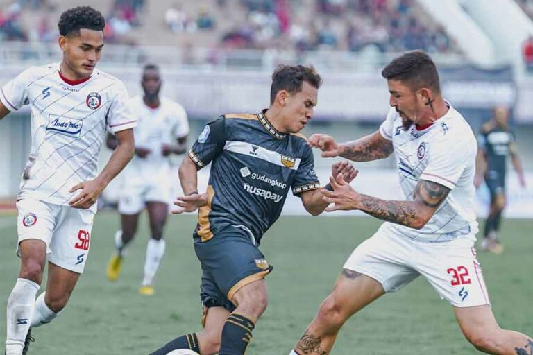 Tim Dewa United mengalahkan Arema FC dengan skor 1-0 di pekan pertama Liga 1 2023-2024 (foto: Facebook @DewaUnitedFC)