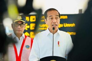 Presiden Jokowi saat memberikan keterangan usai meninjau langsung kegiatan dan fasilitas yang ada di Bandara Internasional Kertajati