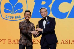 BCA Raih Penghargaan HR Asia Award 2023 dan Digital Transformation Award 2023 Penghargaan The Best Companies to Work for in Asia dan Digital Transformation Award 2023 pada HR Asia Award 2023 menunjukkan BCA terus memperhatikan kualitas lingkungan kerja dan dapat mengadaptasi teknologi digital terkini demi kenyamanan karyawan.