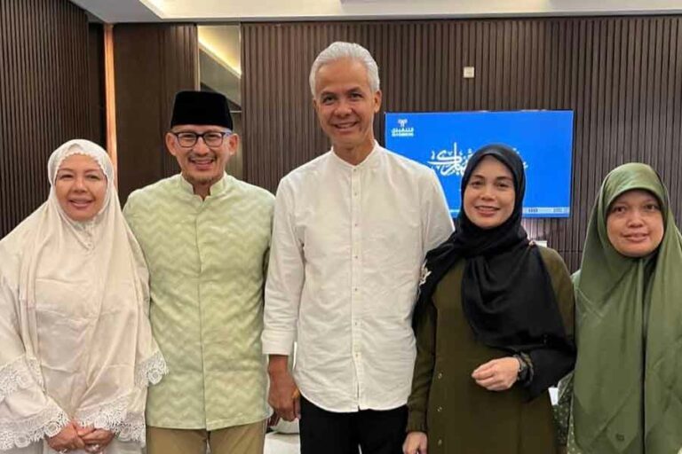 Bertemu Pejabat Arab Saudi, Sandiaga Kenalkan Ganjar sebagai The Next President Foto Sandiaga bersama Ganjar dan istrinya
