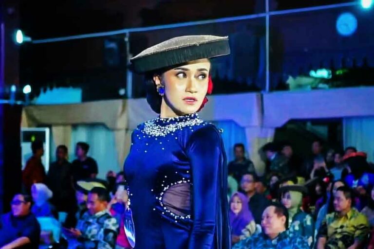 Fashion Show The Beauty Of Caping Kalo, di Kabupaten Kudus, Jawa Tengah