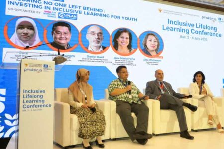 Talk show ‘Ensuring No One Left Behind: Investing in Inclusive Learning for Youth’ di Hotel Grand Hyatt Nusa Dua, Bali