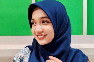 Aktif Berbagi Pesan Dakwah, Ning Umi Laila Diganjar Golden Buzzer Scholarship Pascasarjana UINSA Ummi Lailatur Rahmah Hadi, da’i muda yang selama ini dikenal dengan sebutan Ning Umi Laila (foto: instagram.com @lailaarrahmah88)
