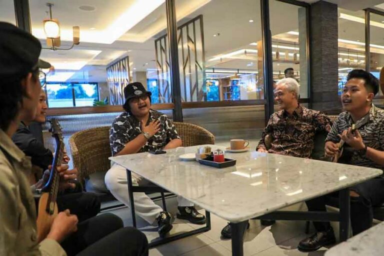 Ndarboy Genk saat bertemu dengan Ganjar Pranowo di Yogjakarta