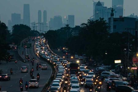 Ilustrasi jalanan Kota Jakarta (foto: Achmad Al Fadhli, unsplash)
