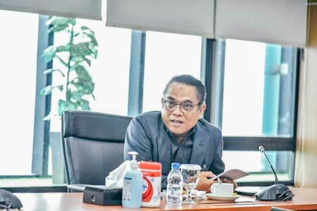 PT KAI Harus Miliki Kekebalan Tinggi untuk Cegah Ancaman Ekstremisme dan Terorisme Prof. Irfan Idris, Direktur Pencegahan Badan Nasional Penanggulangan Terorisme (BNPT) RI (foto: Dok BNPT)