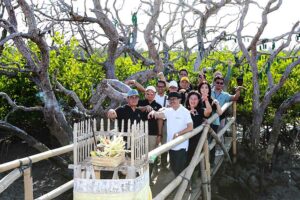 Maybank Indonesia Menanam 2.000 Bibit Mangrove di Tanjung Benoa Bali