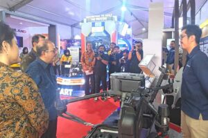 Terra Drone Indonesia Unjuk Teknologi Drone di Pameran Inovasi Teknologi PT PP 2023 Kunjungan Novel Arsyad, Dirut PT PP, ke booth Terra Drone Indonesia